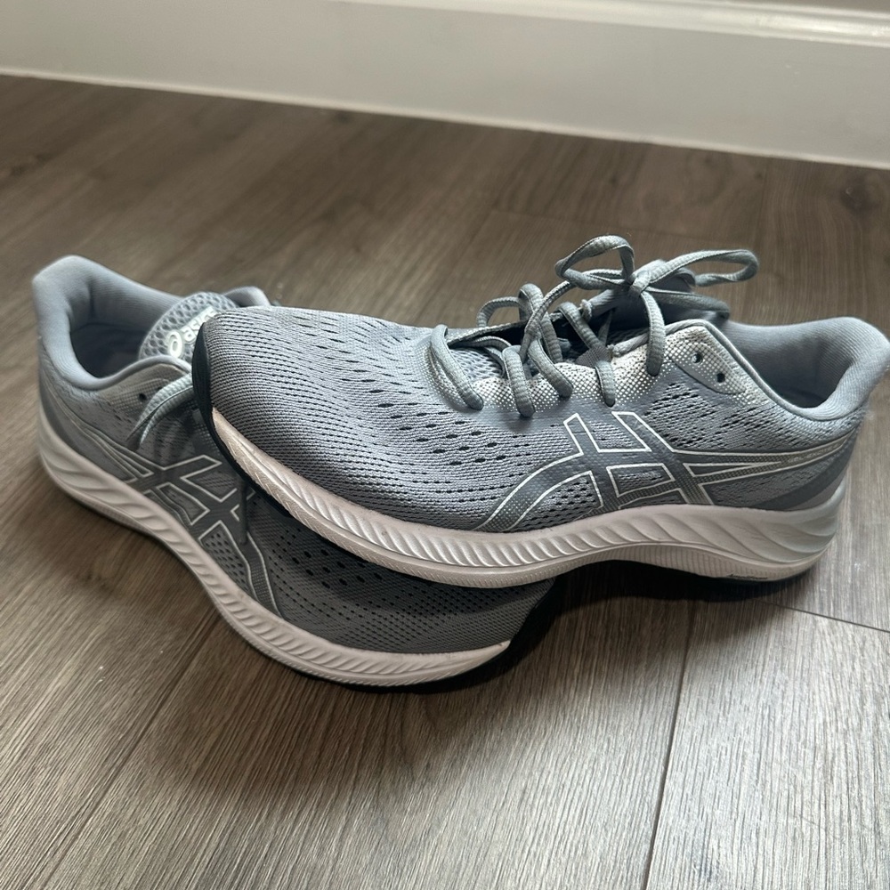 Asics Women's Light Gray Mesh Running Sneakers - Picture 3 of 13